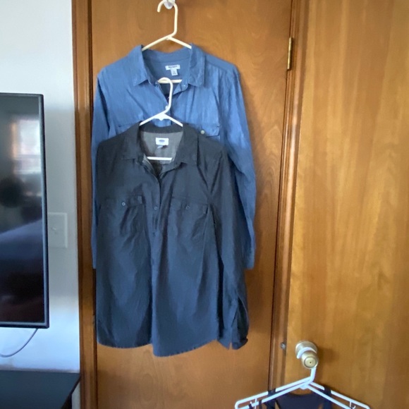 👕 - TWO Old Navy Button Up Shirts - Picture 1 of 7